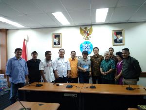 Foto Bersama Ketua Dewan Pers Saat Menjamu Ketua IWO dan Tim Perumus AD/ART di Gedung Dewan Pers Jakarta Pusat