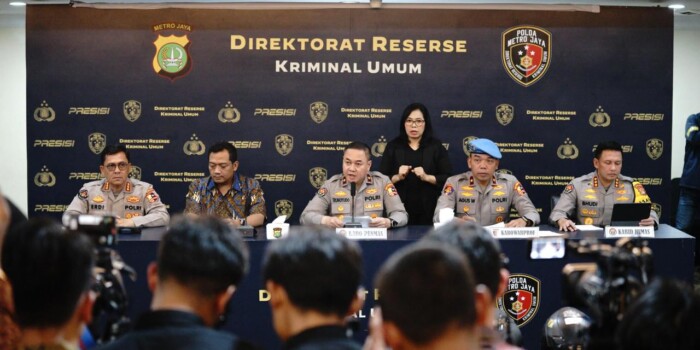 Penetapan tersangka disampaikan langsung Kepala Biro Penerangan Masyarakat Divisi Humas Polri, Brigjen Pol Trunoyudo Wisnu Andiko, dalam konferensi pers yang digelar Jumat malam (12/12/2025).