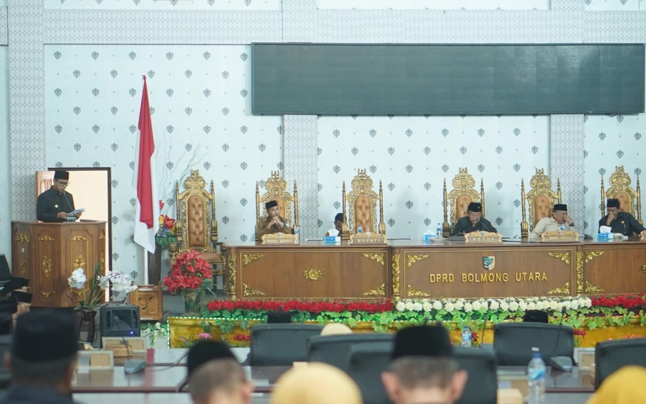 Bupati Dr. Sirajudin Lasena, SE., M.Ec.Dev, menyampaikan Laporan LKPJ Tahun Anggaran 2025 dalam Rapat Paripurna DPRD